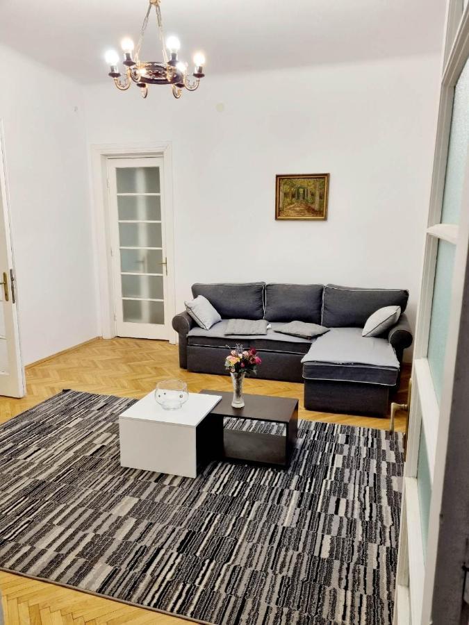 Cozy Apartment Near City Center Βουκουρέστι Εξωτερικό φωτογραφία