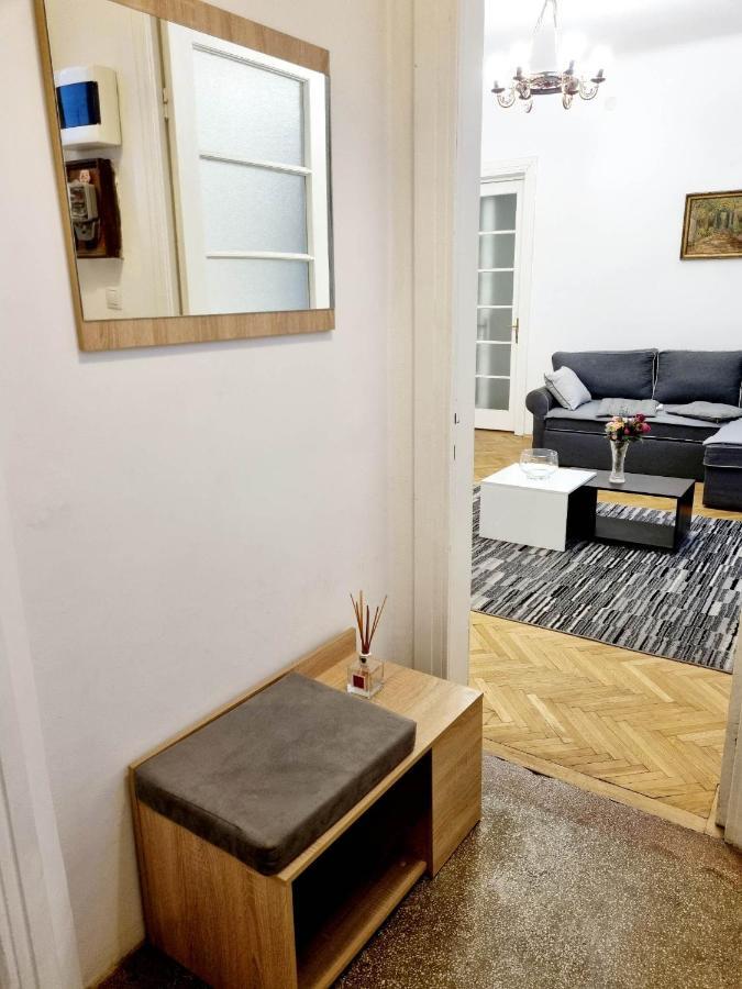 Cozy Apartment Near City Center Βουκουρέστι Εξωτερικό φωτογραφία