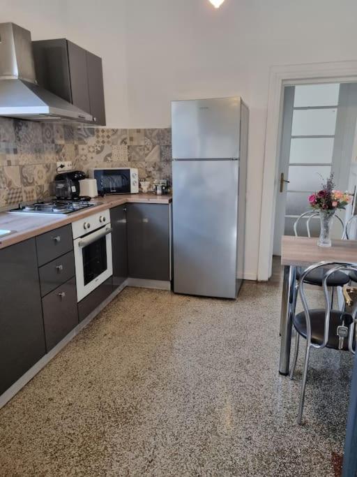 Cozy Apartment Near City Center Βουκουρέστι Εξωτερικό φωτογραφία