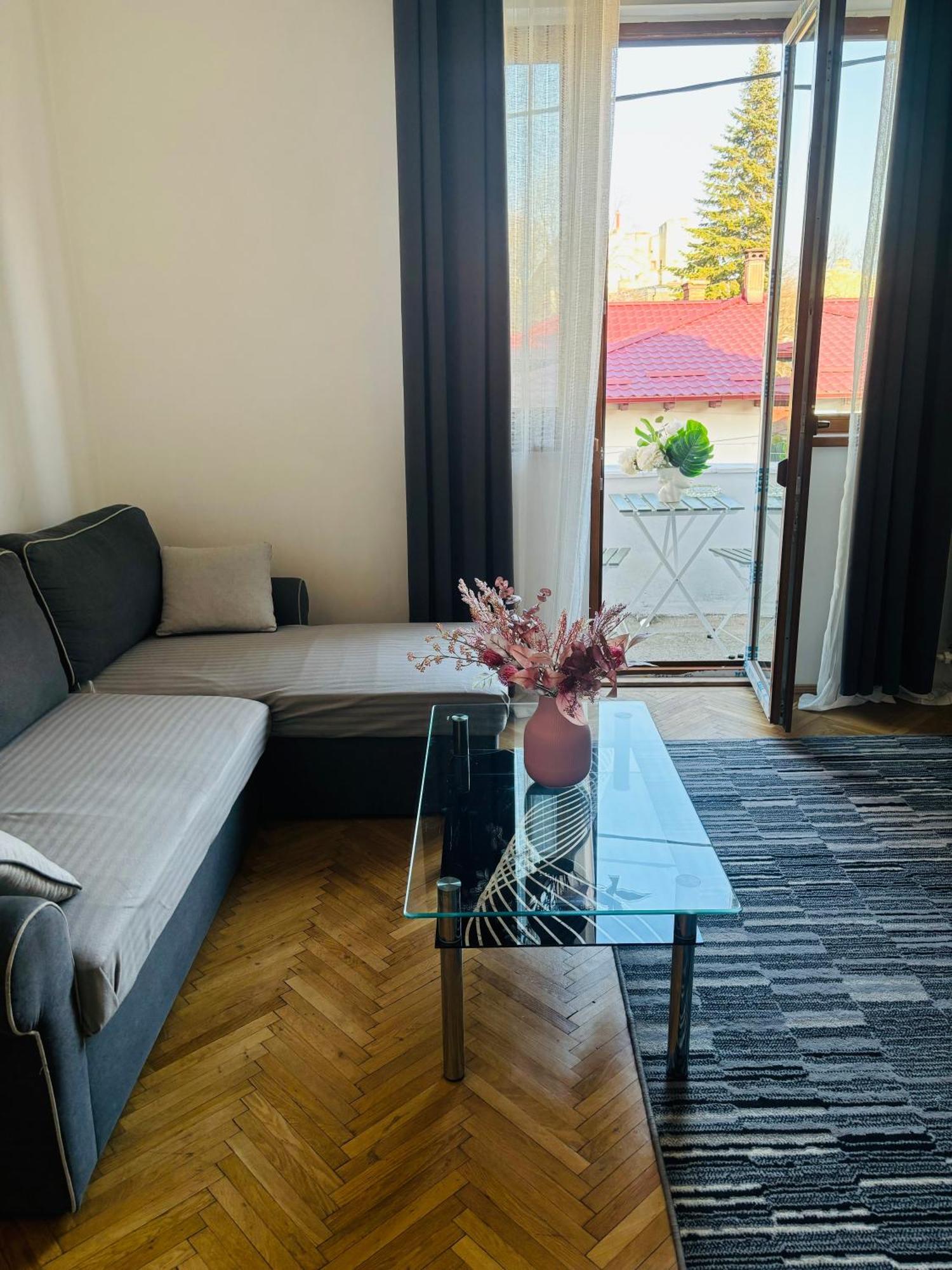 Cozy Apartment Near City Center Βουκουρέστι Εξωτερικό φωτογραφία