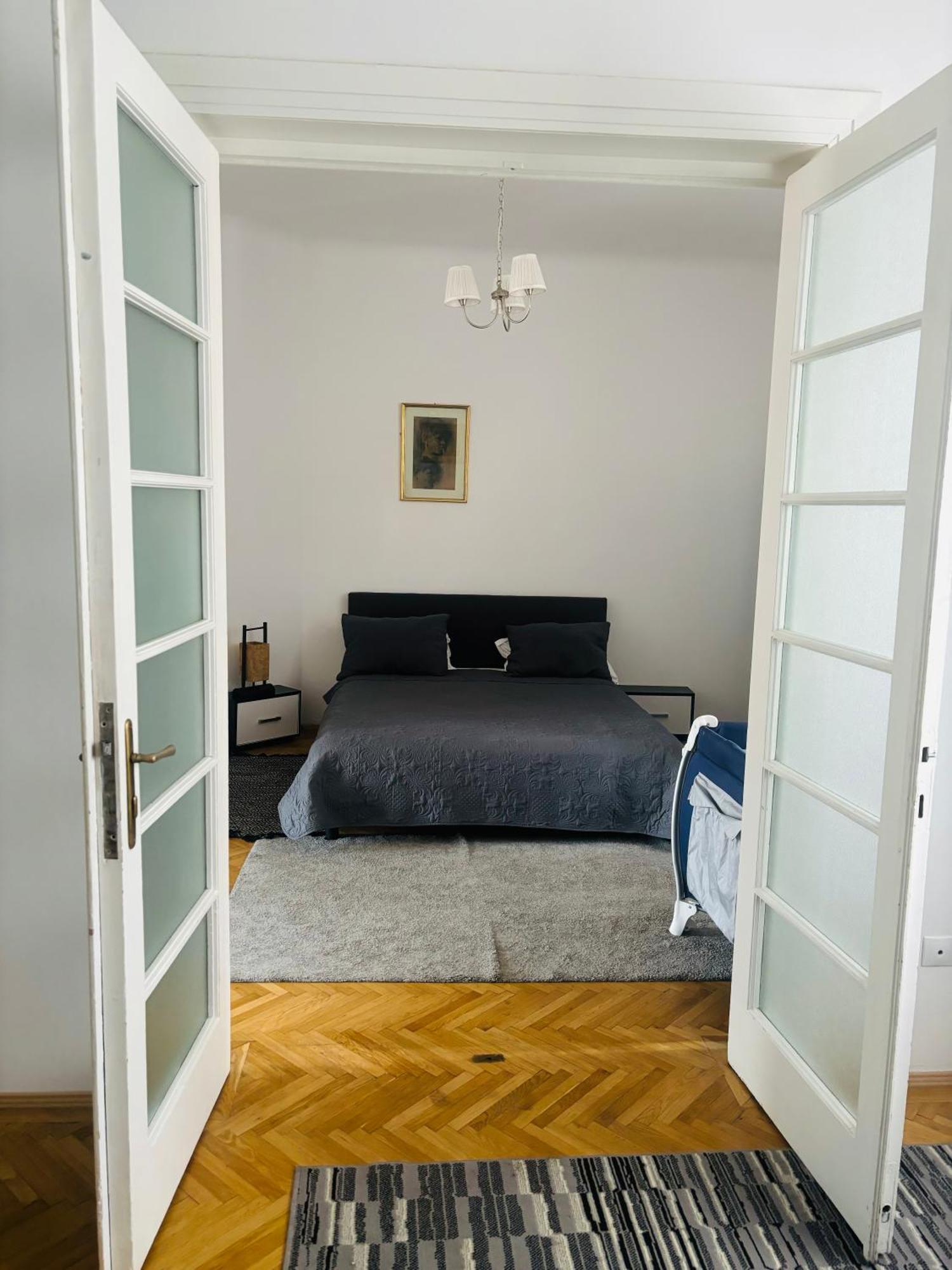 Cozy Apartment Near City Center Βουκουρέστι Εξωτερικό φωτογραφία