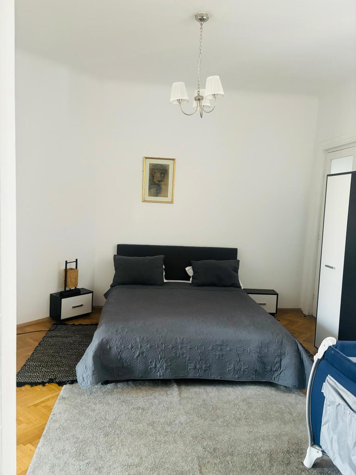Cozy Apartment Near City Center Βουκουρέστι Εξωτερικό φωτογραφία