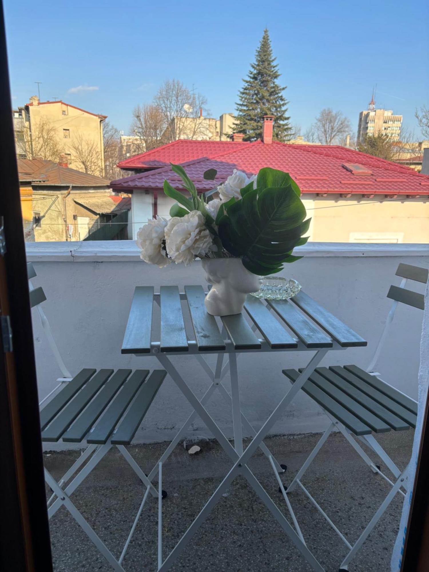 Cozy Apartment Near City Center Βουκουρέστι Εξωτερικό φωτογραφία