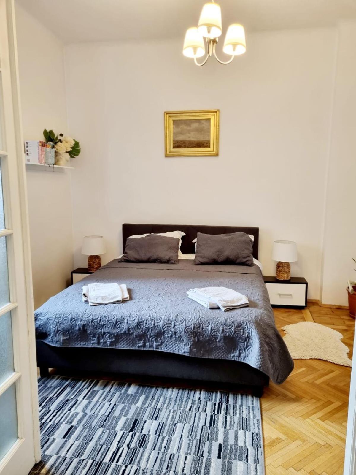 Cozy Apartment Near City Center Βουκουρέστι Εξωτερικό φωτογραφία