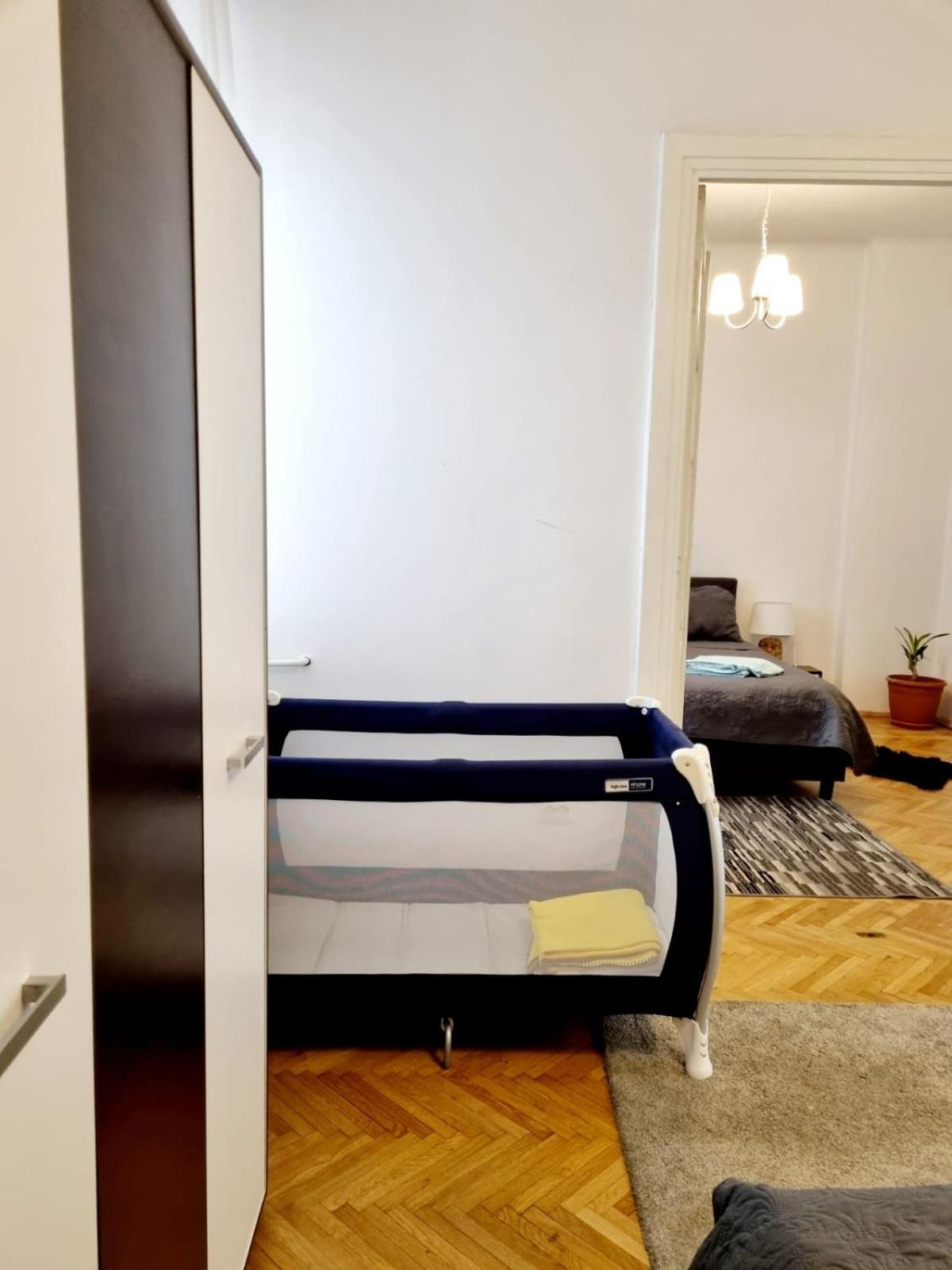 Cozy Apartment Near City Center Βουκουρέστι Εξωτερικό φωτογραφία
