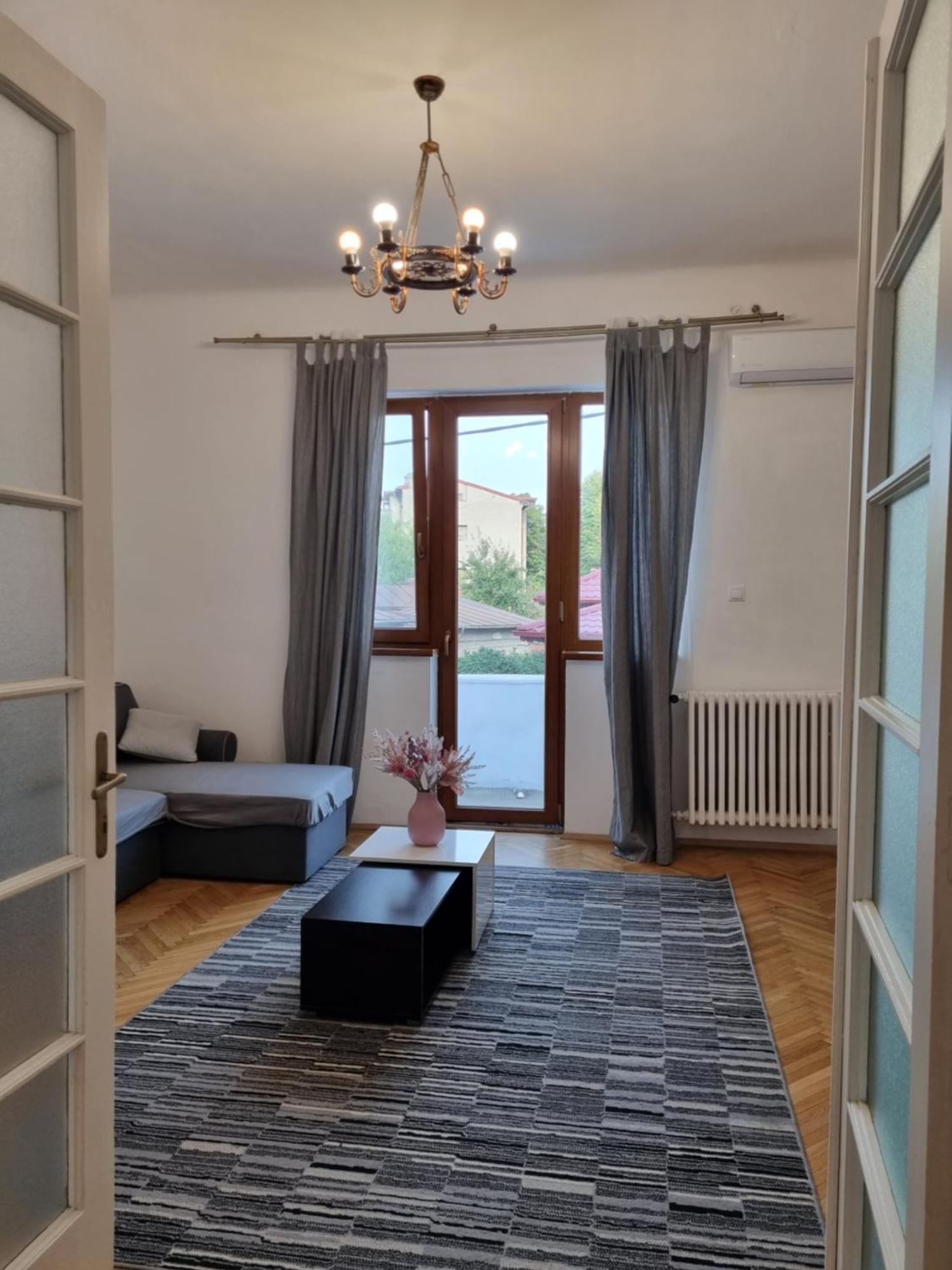 Cozy Apartment Near City Center Βουκουρέστι Εξωτερικό φωτογραφία